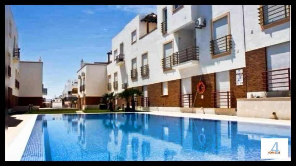 Home4U - Fantastic 2 Bedroom Apartment, With Pool กาบานัส เด ตาวีรา ภายนอก รูปภาพ