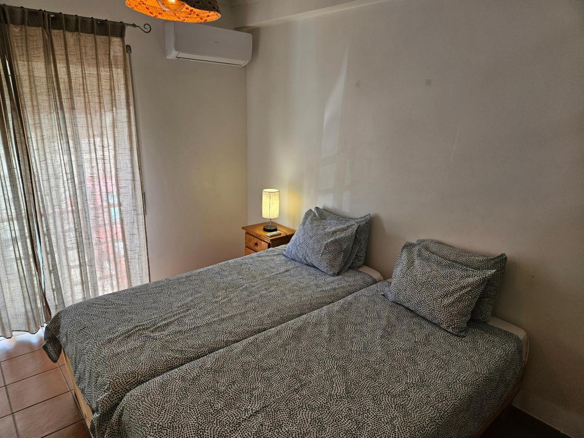 Home4U - Fantastic 2 Bedroom Apartment, With Pool กาบานัส เด ตาวีรา ภายนอก รูปภาพ
